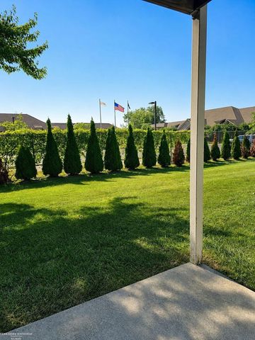 30607 Hidden Pines Lane, Roseville, MI 48066