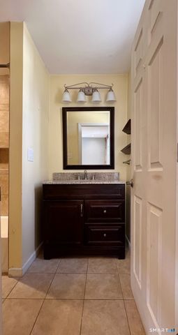 14-16 Crown Street, Plainville, CT 06062