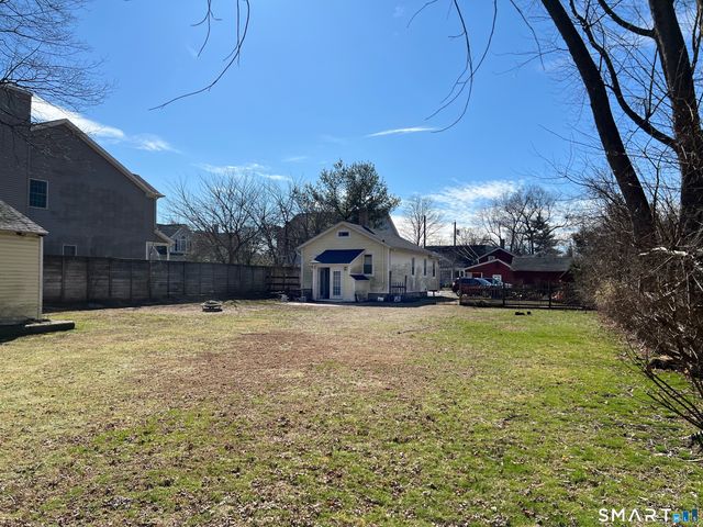 14-16 Crown Street, Plainville, CT 06062