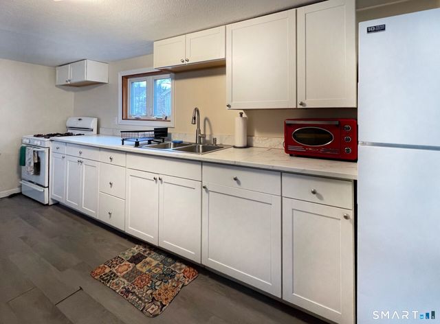 14-16 Crown Street, Plainville, CT 06062