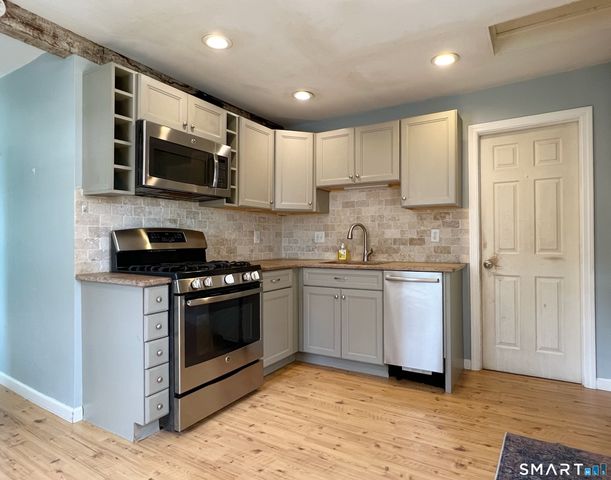 14-16 Crown Street, Plainville, CT 06062