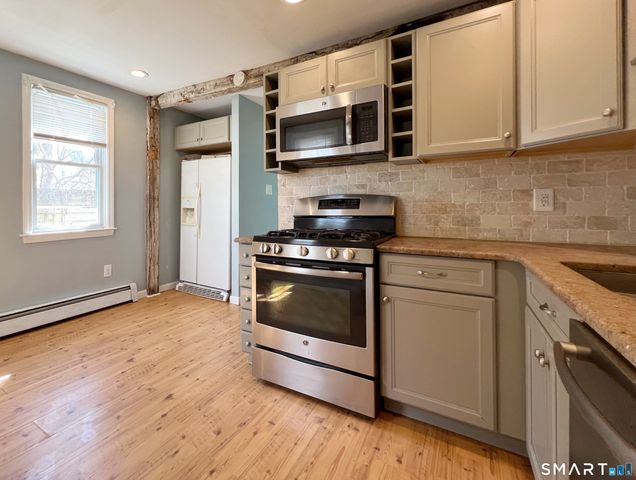 14-16 Crown Street, Plainville, CT 06062