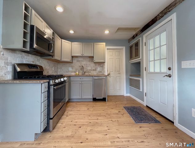 14-16 Crown Street, Plainville, CT 06062