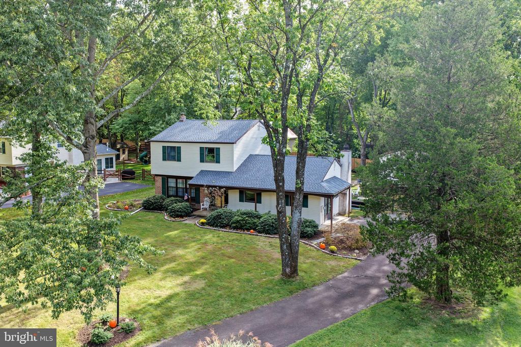 108 GERTRUDE DR, Chalfont, PA 18914 — photo 2