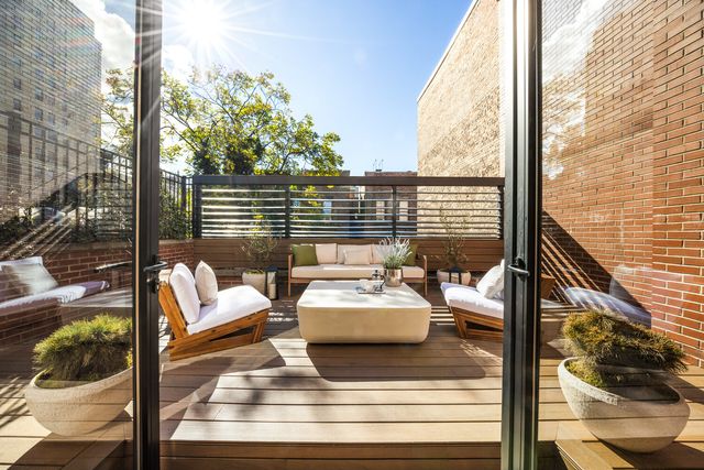 80 W WASHINGTON Place, New York City, NY 10011