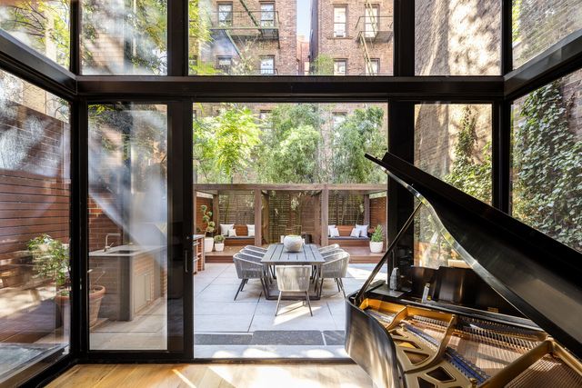 80 W WASHINGTON Place, New York City, NY 10011