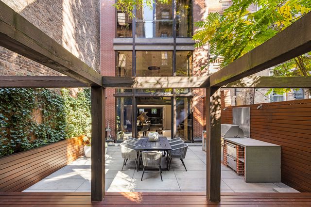 80 W WASHINGTON Place, New York City, NY 10011