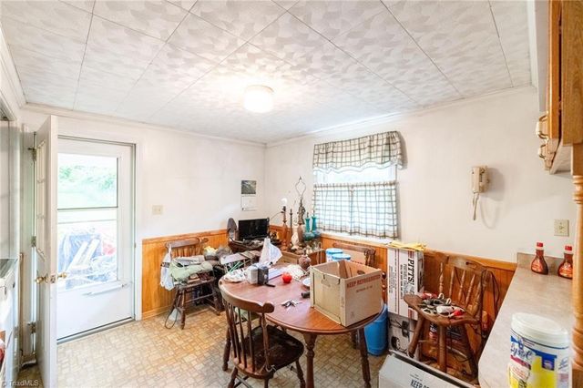 4690 Three Top Road, Creston, NC 28615