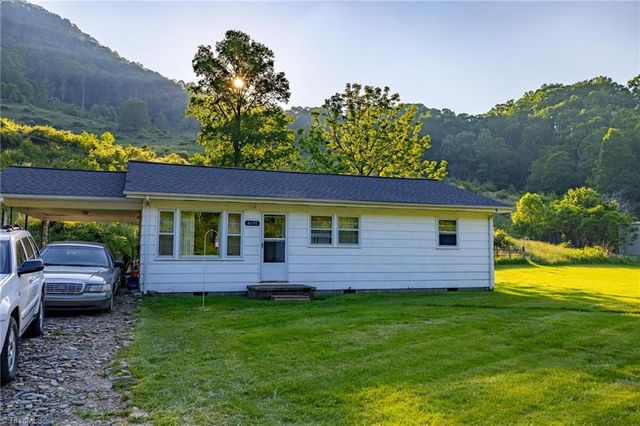 4690 Three Top Road, Creston, NC 28615