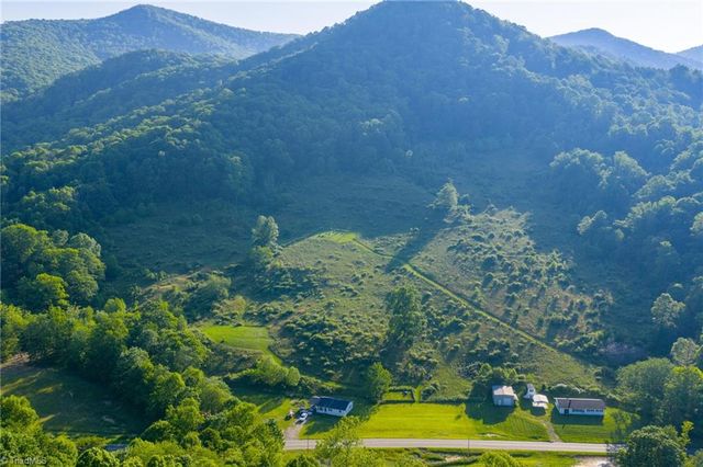 4690 Three Top Road, Creston, NC 28615