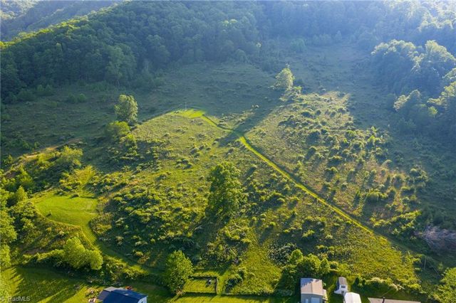 4690 Three Top Road, Creston, NC 28615