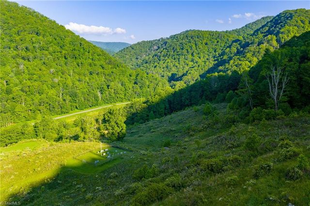 4690 Three Top Road, Creston, NC 28615