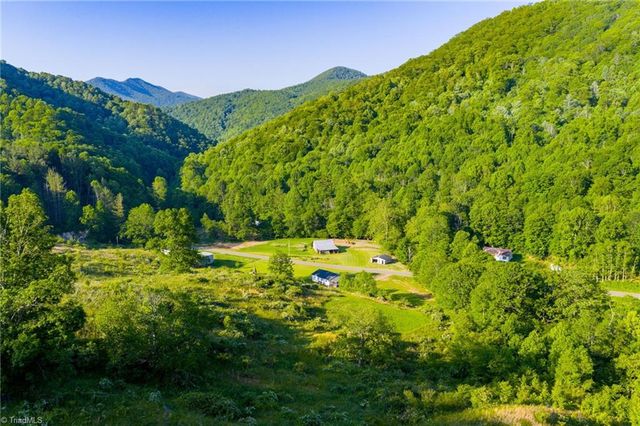 4690 Three Top Road, Creston, NC 28615