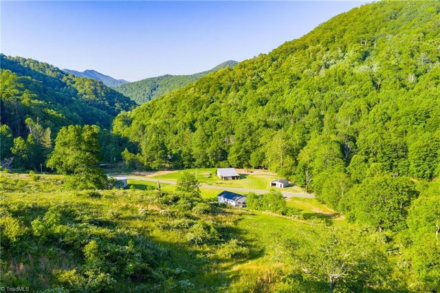 4690 Three Top Road, Creston, NC 28615