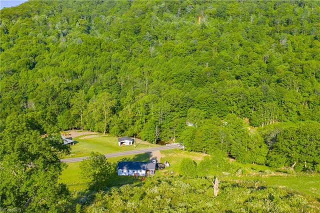 4690 Three Top Road, Creston, NC 28615
