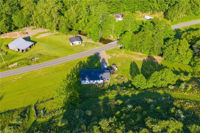 4690 Three Top Road, Creston, NC 28615
