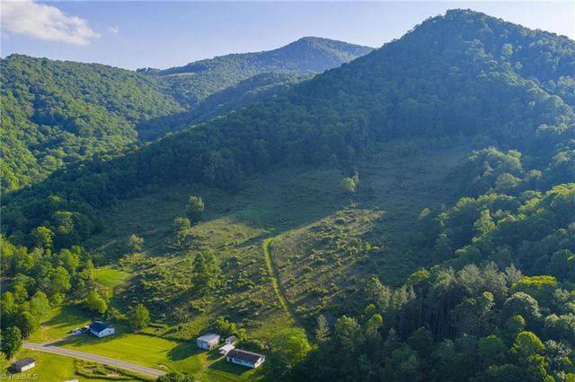 4690 Three Top Road, Creston, NC 28615