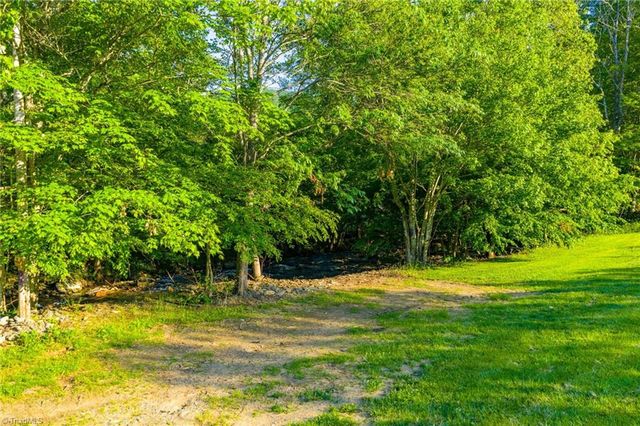 4690 Three Top Road, Creston, NC 28615