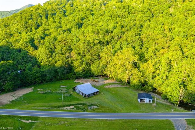 4690 Three Top Road, Creston, NC 28615