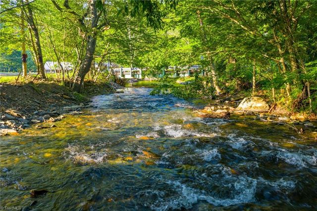 4690 Three Top Road, Creston, NC 28615