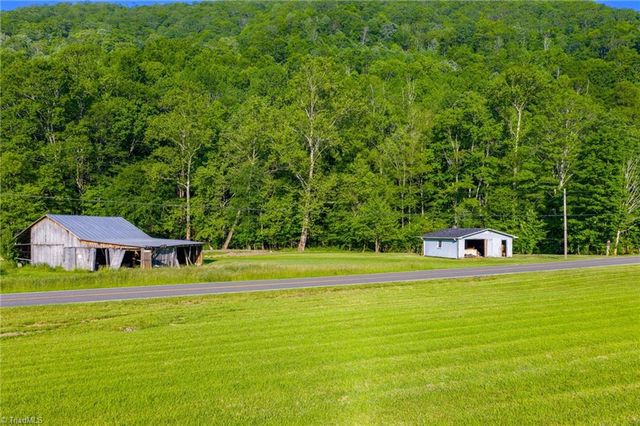4690 Three Top Road, Creston, NC 28615