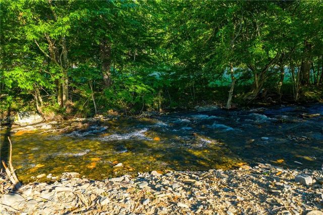 4690 Three Top Road, Creston, NC 28615