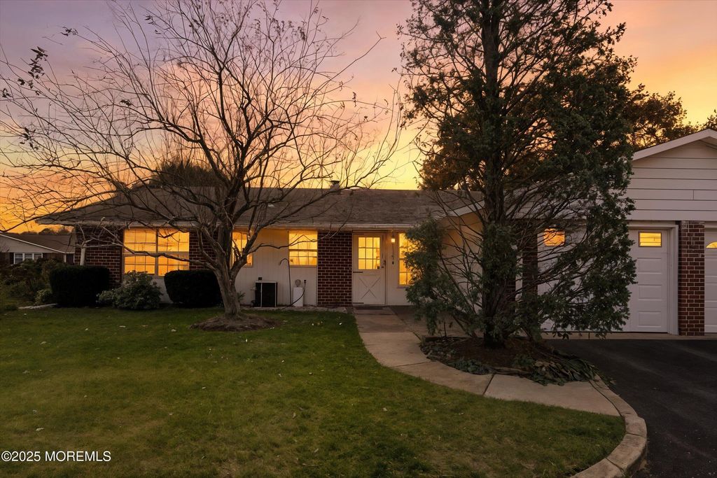 1087B Argyll Circle, Lakewood, NJ 08701