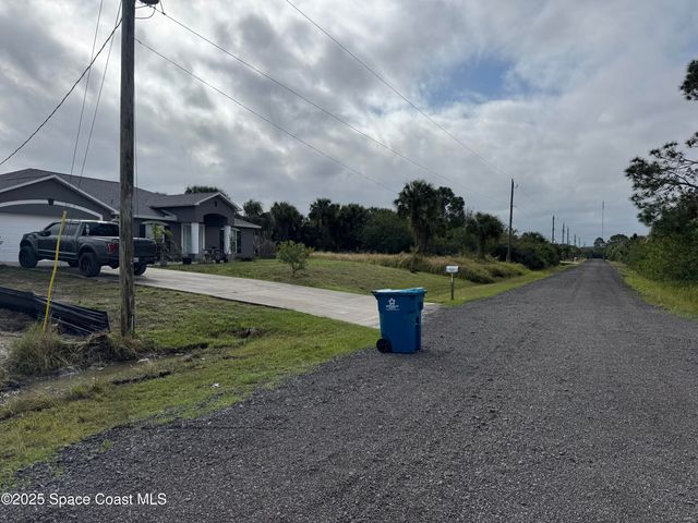 600 Yardley Street SW, Palm Bay, FL 32908