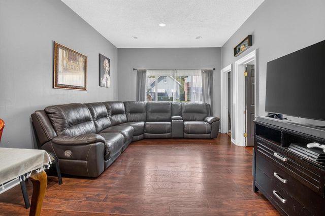 513 N Memorial DRIVE, Racine, WI 53404