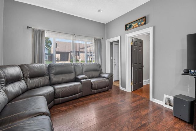 513 N Memorial DRIVE, Racine, WI 53404