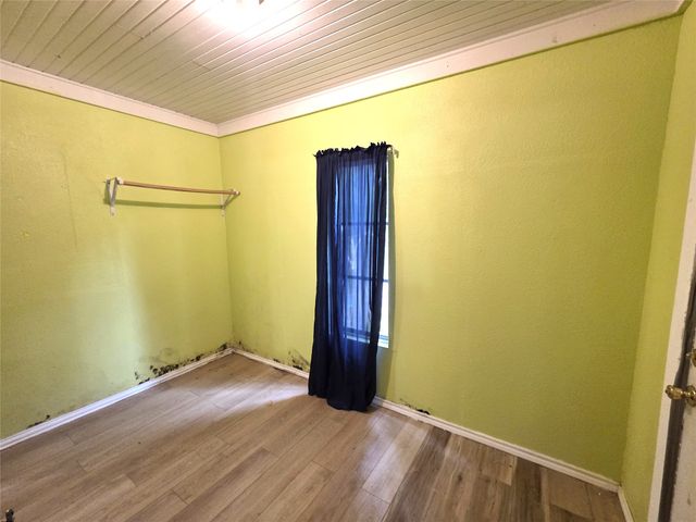 3528 Panola Avenue, Fort Worth, TX 76103