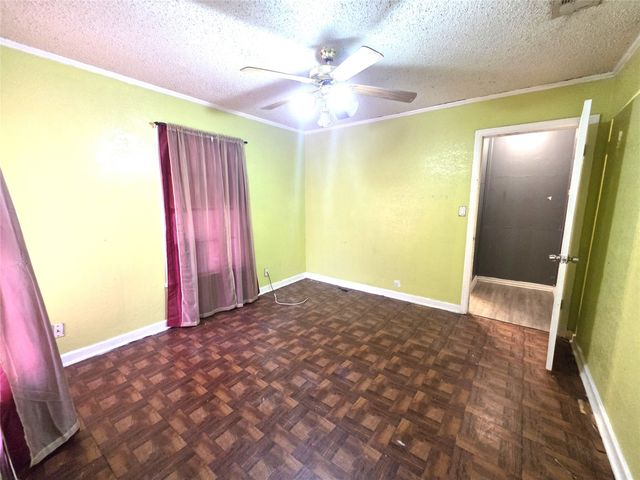 3528 Panola Avenue, Fort Worth, TX 76103