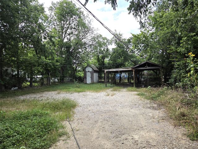 3528 Panola Avenue, Fort Worth, TX 76103