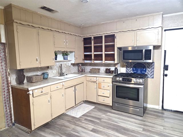 3528 Panola Avenue, Fort Worth, TX 76103