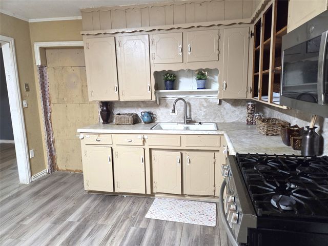 3528 Panola Avenue, Fort Worth, TX 76103