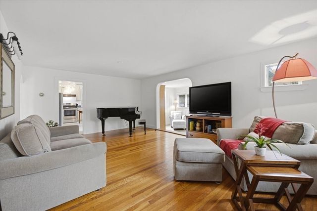 33 Edgar Rd, Scituate, MA 02066