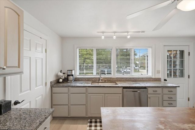 33 Edgar Rd, Scituate, MA 02066