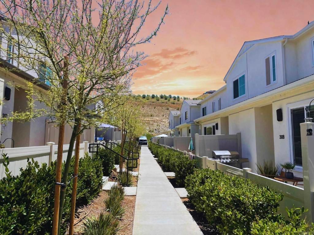 308 SEEDLING WAY, Fallbrook, CA 92028 — exterior