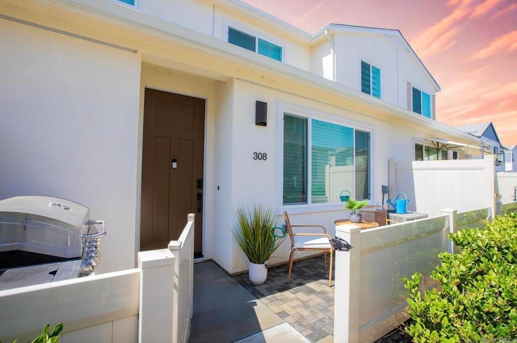 308 SEEDLING WAY, Fallbrook, CA 92028 — photo 2