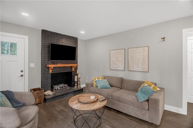 702 E Farriss Avenue, High Point, NC 27262