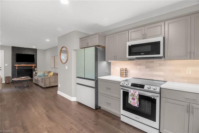 702 E Farriss Avenue, High Point, NC 27262