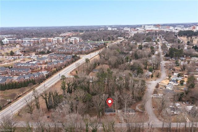 702 E Farriss Avenue, High Point, NC 27262