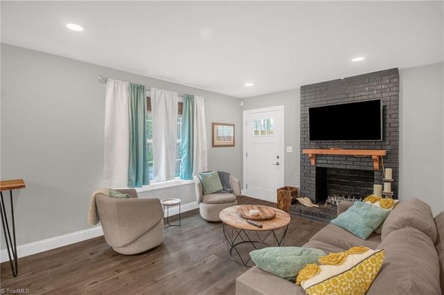 702 E Farriss Avenue, High Point, NC 27262