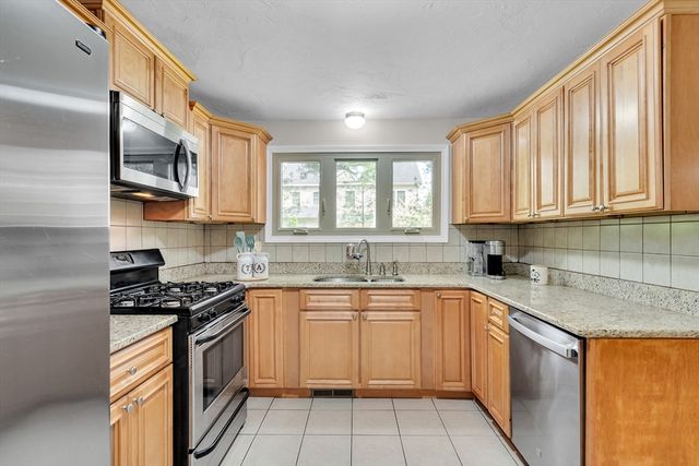 11 Beth Cir 11, Acton, MA 01720