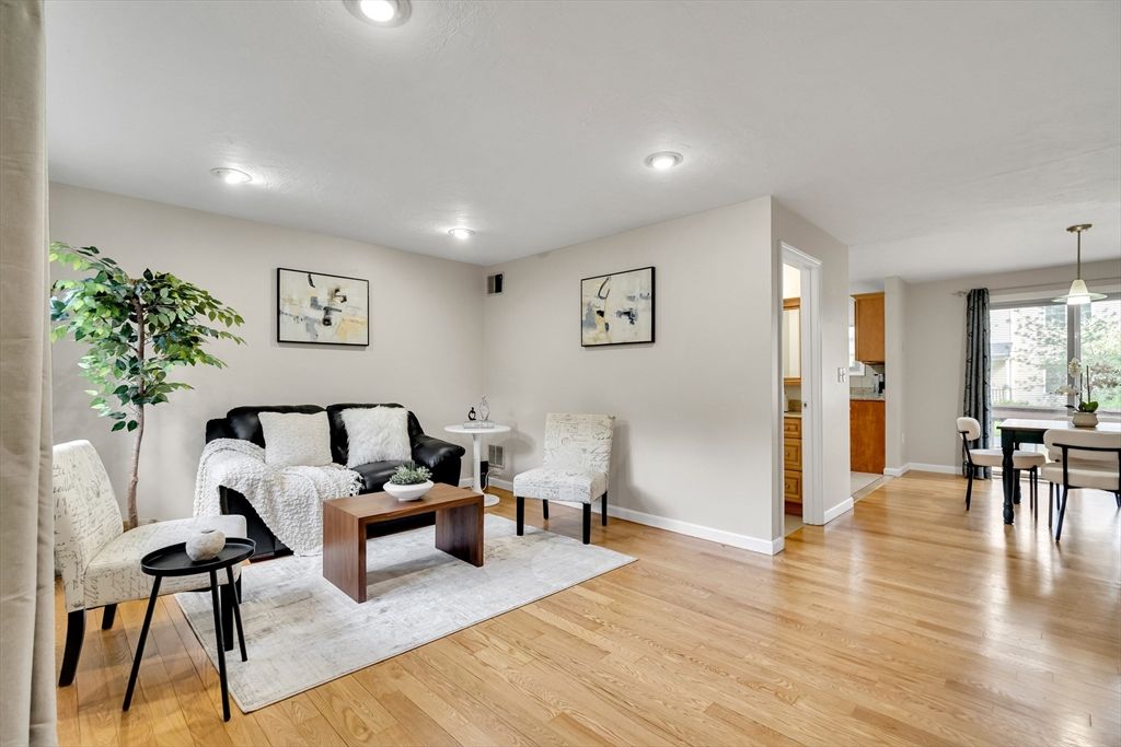 11 Beth Cir 11, Acton, MA 01720