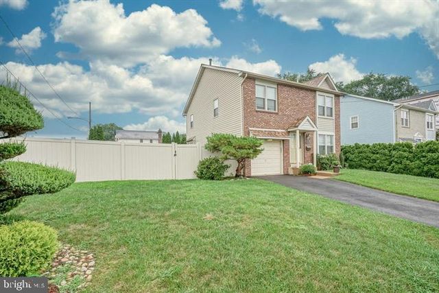 3701 PRESIDENT ST, Philadelphia, PA 19114