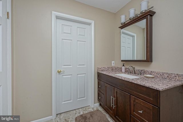3701 PRESIDENT ST, Philadelphia, PA 19114