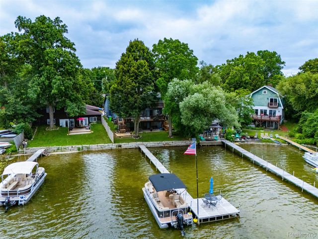 4616 Cass Elizabeth Road, Waterford Charter Township, MI 48328