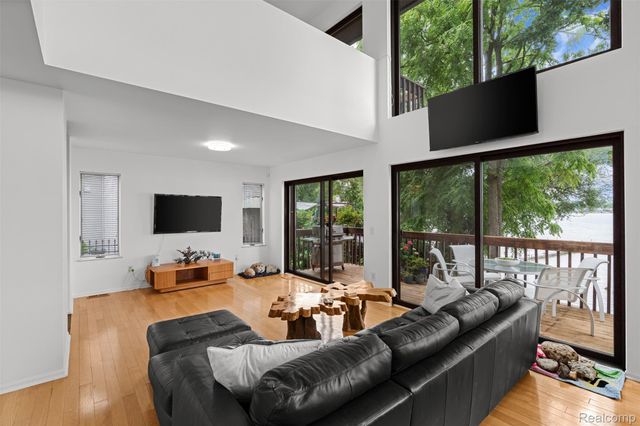 4616 Cass Elizabeth Road, Waterford Charter Township, MI 48328