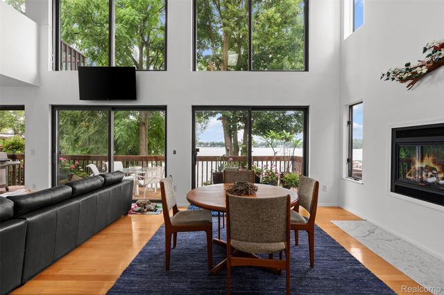 4616 Cass Elizabeth Road, Waterford Charter Township, MI 48328